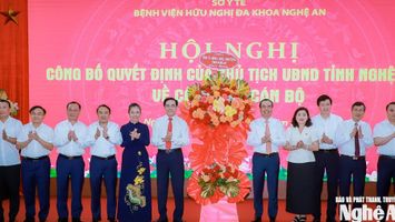 Công bố quyết định điều động, bổ nhiệm Giám đốc Bệnh viện Hữu nghị Đa khoa Nghệ An