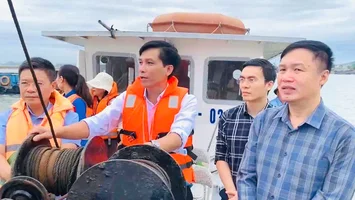 Thường trực HĐND phường Quỳnh Mai giám sát việc giải quyết kiến nghị cử tri về nuôi hàu, đăng đáy trên sông Hoàng Mai