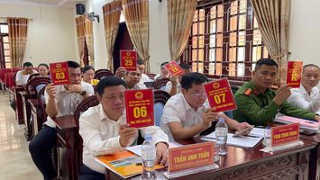 HĐND xã Con Cuông thông qua Đề án sắp xếp khối, thôn, bản trên địa bàn xã