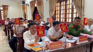 HĐND xã Con Cuông thông qua Đề án sắp xếp khối, thôn, bản trên địa bàn xã