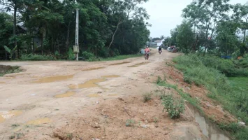 Đẩy nhanh tiến độ dự án đường cứu hộ, cứu nạn tả ngạn sông Con