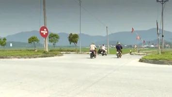 Tăng cường bảo đảm an toàn giao thông tại ngã tư Quốc lộ 7C, xã Trung Lộc
