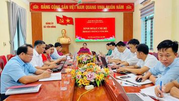 Ủy viên BCH Đảng bộ tỉnh, Phó Trưởng Đoàn ĐBQH tỉnh Nghệ An Thái Thị An Chung dự sinh hoạt chi bộ tại xã Tiên Đồng