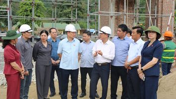 HỘI ĐỒNG DÂN TỘC KHẢO SÁT VIỆC THỰC HIỆN CHÍNH SÁCH, PHÁP LUẬT VỀ LĨNH VỰC ĐẤT ĐAI, Y TẾ, GIÁO DỤC DÀNH CHO ĐỒNG BÀO DÂN TỘC THIỂU SỐ, VÙNG DÂN TỘC THIỂU SỐ VÀ MIỀN NÚI TẠI NGHỆ AN
