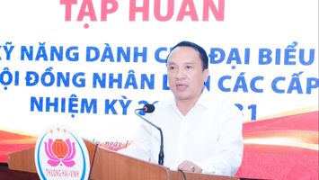 Đồng chí Dương Đình Chỉnh: Nâng cao năng lực hoạt động của HĐND cấp xã, đáp ứng yêu cầu nhiệm kỳ mới