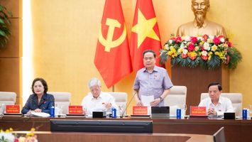 Kỳ họp không thường lệ thứ Nhất: Quốc hội quyết định nhân sự, thành lập 2 thành phố; xem xét thông qua 19 luật, nghị quyết...