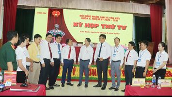 Đồng chí Dương Đình Chỉnh dự Kỳ họp thứ 4, HĐND xã Văn Kiều khóa II