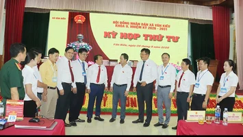 Phó Chủ tịch TT HĐND tỉnh Dương Đình Chỉnh dự Kỳ họp thứ 4, HĐND xã Văn Kiều khóa II