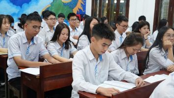 Trả lời kiến nghị cử tri phường Vinh Phú về đầu tư xây dựng thêm trường THPT trên địa bàn