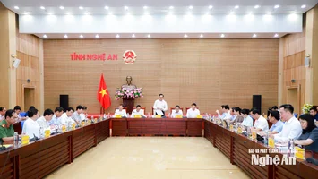 Xem xét phương án quy định khung số lượng, tên gọi các phòng chuyên môn và số lượng Phó Chủ tịch UBND cấp xã