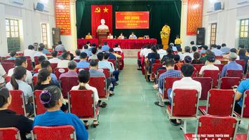 Đại biểu Quốc hội tiếp xúc với cử tri xã Quỳnh Tam