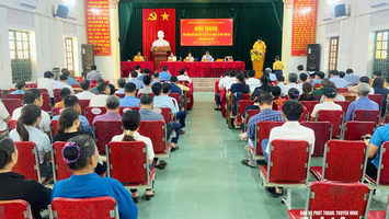 Đại biểu Quốc hội tiếp xúc với cử tri xã Quỳnh Tam