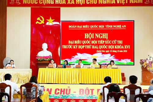Đại biểu Quốc hội tiếp xúc với cử tri xã Quỳnh Sơn