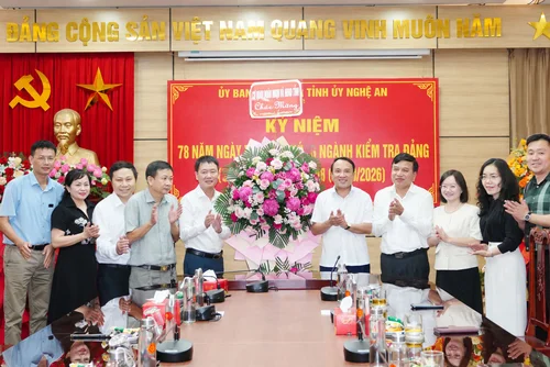 Thường trực HĐND tỉnh và Đoàn ĐBQH tỉnh chúc mừng ngày truyền thống Ban Tổ chức, Ủy ban Kiểm tra và Văn phòng Tỉnh ủy