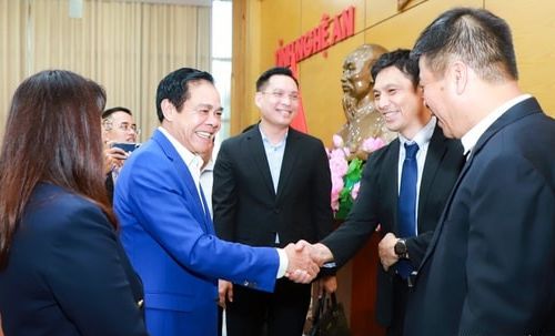 Chủ tịch UBND tỉnh Nghệ An làm việc với nhà đầu tư Aeon Mall Việt Nam