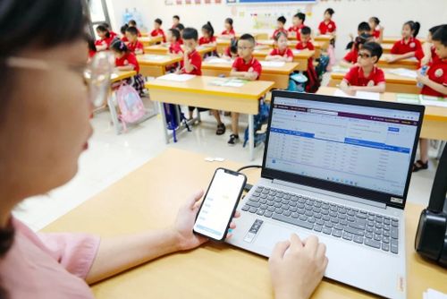 BỘ TRƯỞNG BỘ GIÁO DỤC VÀ ĐÀO TẠO BAN HÀNH THÔNG TƯ QUY ĐỊNH CHI TIẾT VỀ QUẢN LÝ VÀ SỬ DỤNG HỌC BẠ SỐ