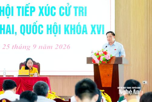 Bí thư Tỉnh ủy, Trưởng Đoàn ĐBQH tỉnh Nguyễn Khắc Thận tiếp xúc cử tri xã Châu Khê