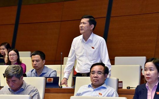 ĐBQH Thái Văn Thành (Đoàn ĐBQH tỉnh Nghệ An) đồng tình đưa sách giáo khoa vào danh mục quản lý giá