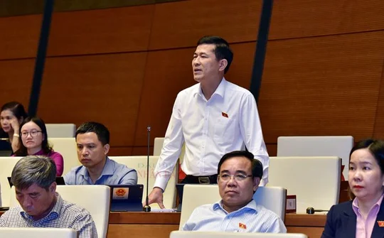 ĐBQH Thái Văn Thành (Đoàn ĐBQH tỉnh Nghệ An) đồng tình đưa sách giáo khoa vào danh mục quản lý giá