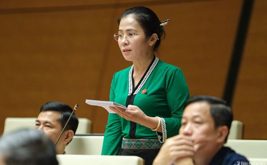 ĐBQH Võ Thị Minh Sinh (Nghệ An): việc thực hành tiết kiệm, chống lãng phí phải gắn bó chặt chẽ với công tác đấu tranh phòng, chống tham nhũng, tiêu cực