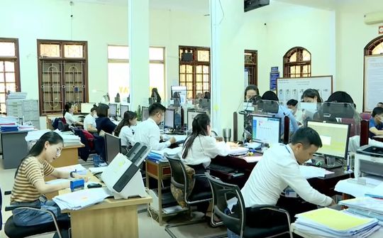 Nhiều vướng mắc nảy sinh khi làm thủ tục hành chính trực tuyến.