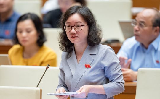 Triển khai dự án hồ Ka Pét để người dân không còn phải đào giếng giữa lòng sông tìm nước