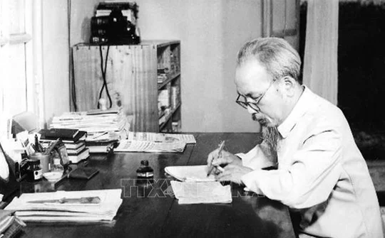 Phim tài liệu: Chủ tịch Hồ Chí Minh - Người sáng lập, người thầy của báo chí cách mạng Việt Nam