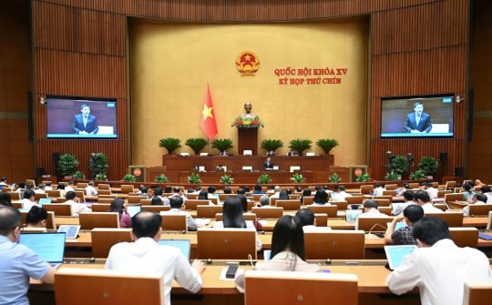 Quốc hội thảo luận về kế hoạch phát triển kinh tế xã hội và ngân sách nhà nước