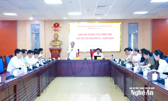 Thường trực HĐND tỉnh làm việc với Ban Kinh tế - Ngân sách về 5 nhóm vấn đề trọng tâm