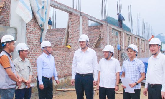 Phó Bí thư Thường trực Tỉnh ủy Hoàng Nghĩa Hiếu làm việc với 6 xã miền núi trung du tuyến Quốc lộ 7