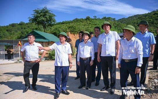 Thường trực HĐND tỉnh làm việc với 12 xã miền Tây Nghệ An