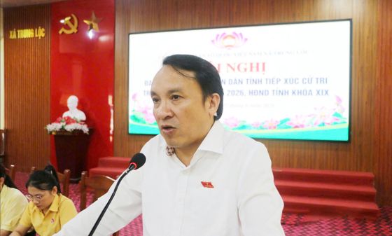 Phó Chủ tịch Thường trực HĐND tỉnh Dương Đình Chỉnh tiếp xúc cử tri xã Trung Lộc