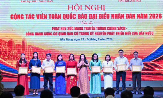 Đoàn đại biểu tỉnh Nghệ An tham dự Hội nghị Cộng tác viên toàn quốc Báo Đại biểu nhân dân năm 2026