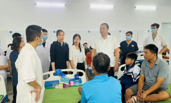 Gỡ "nút thắt" y tế cơ sở từ tự chủ tài chính đến bài toán "chảy máu chất xám"