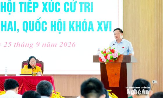 Bí thư Tỉnh ủy, Trưởng Đoàn ĐBQH tỉnh Nguyễn Khắc Thận tiếp xúc cử tri xã Châu Khê