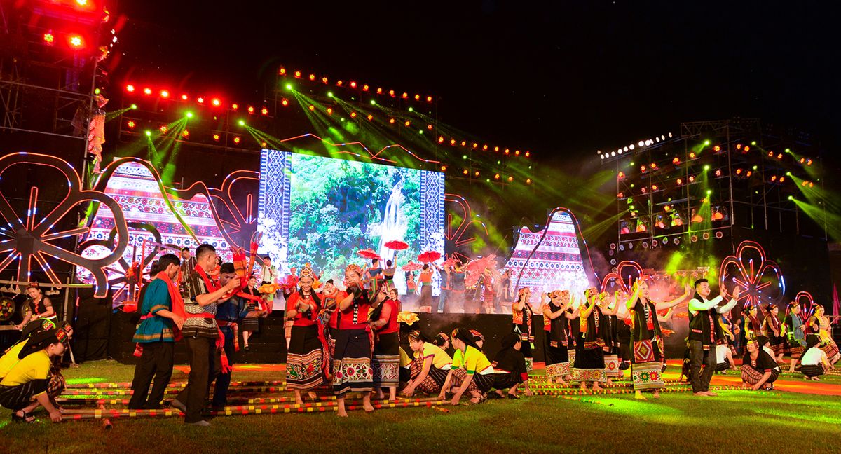 chuong-trinh-nghe-thuat-chao-mung-ky-niem-ngay-van-hoa-cac-dan-toc-viet-nam-19-4-anh-thanh-cuong.jpg