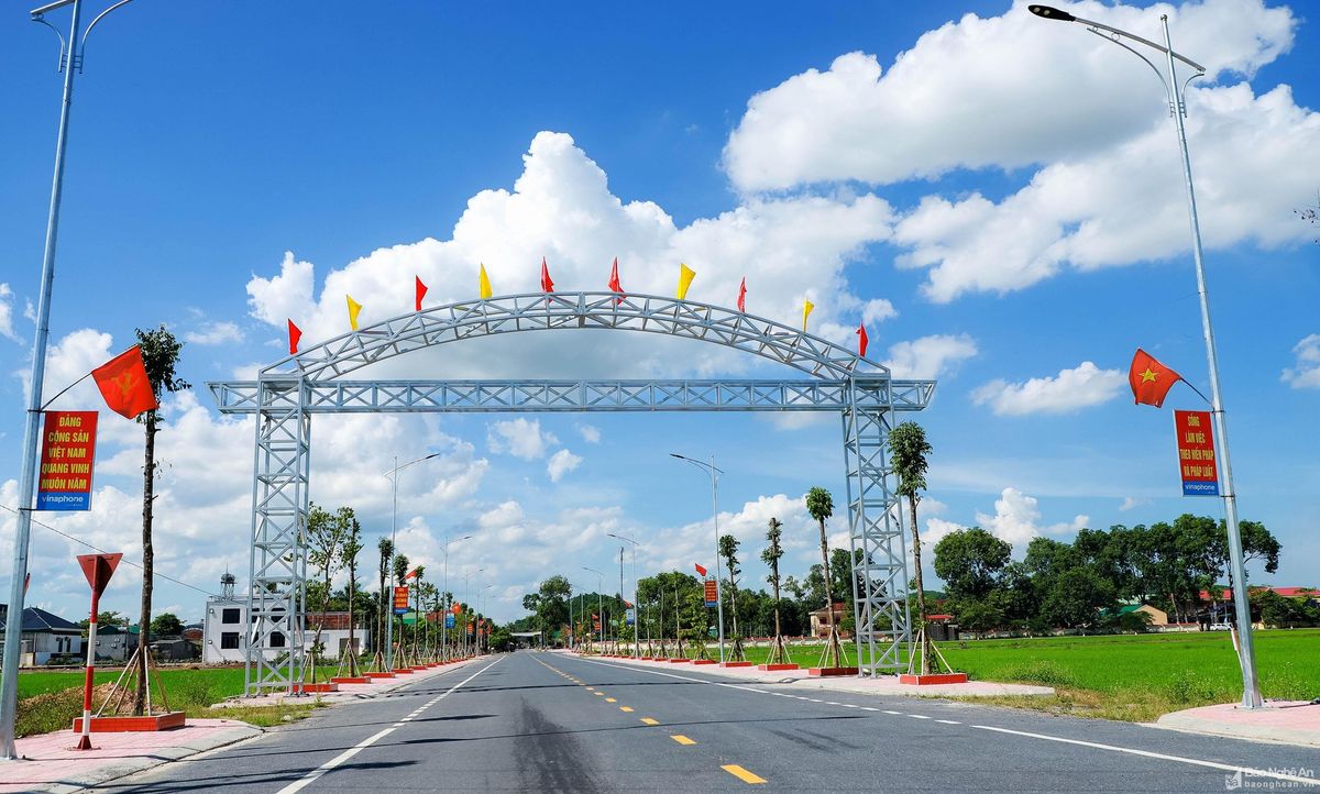 bna-he-thong-giao-thong-tai-xa-tan-son-huyen-do-luong-duoc-dau-tu-xay-dung-bai-ban-khang-trang-8880--n1.jpg