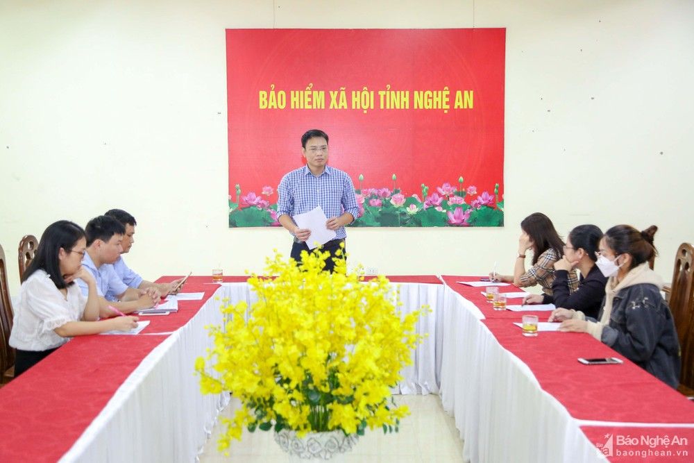 bna-bhxh-tinh-lam-viec-voi-cac-doanh-nghiep-trong-tinh-ve-van-de-no-dong-bhxh-bhyt-anh-dinh-tuyen-6517.jpg