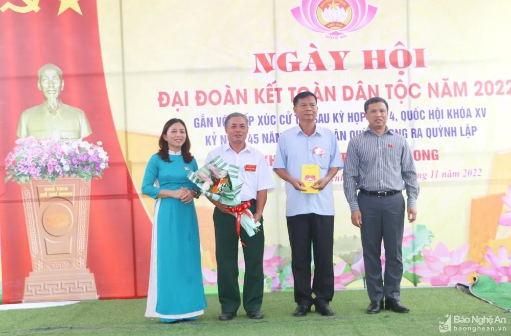 bna-trao-qua-cho-khu-dan-cu-9682.jpg