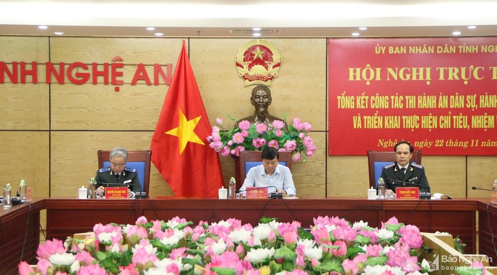 bna-cac-dong-chi-chu-tri-hoi-nghi-9965.jpg