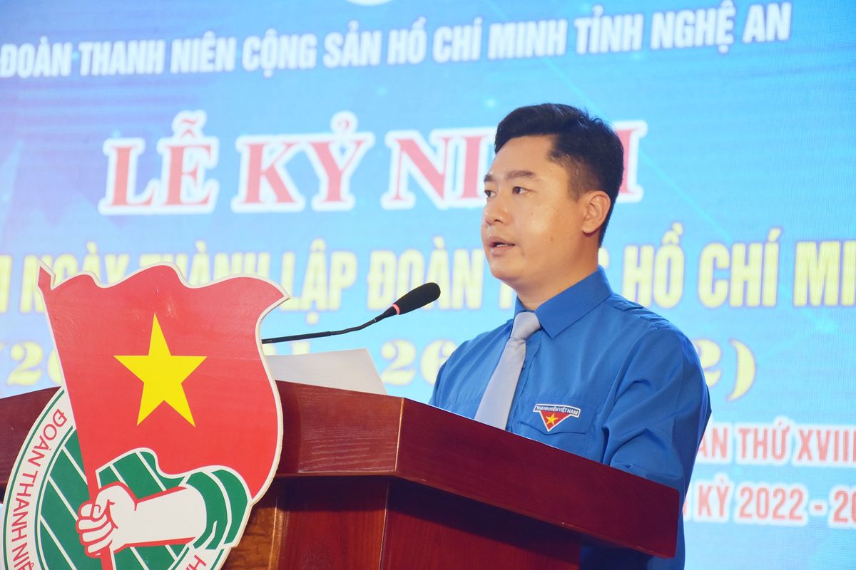 a_luong8982476_2632022.jpg
