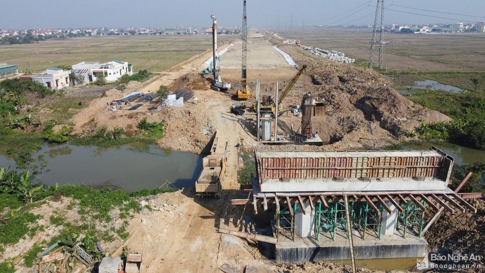 bna_cao_toc_qua_doan_tiep_giap_giua_nghi_son_hoang_mai1859655_832022.jpg