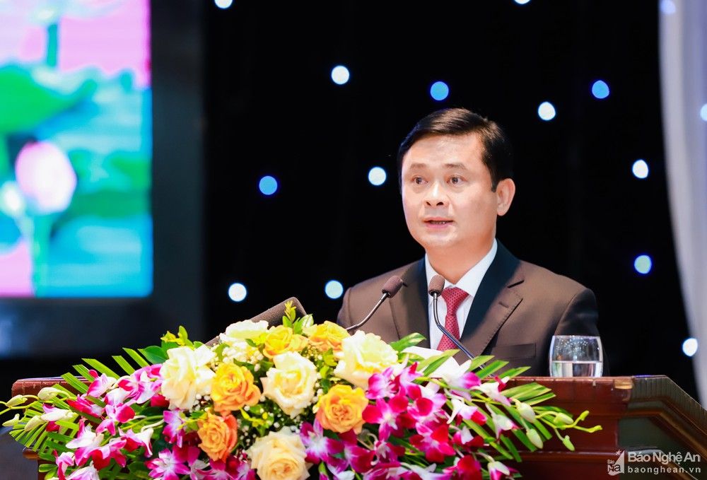 bna_hoi-thao-khoa-hoc-dong-chi-phan-dang-luu-voi-cach-mang-viet-nam-va-que-huong-nghe-an-hinh-anh-4.jpg