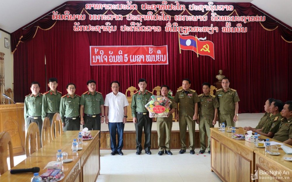 bna_cong_an_tinh_nghe_an_chuc_tet_cong_an_tinh_hua_phan7880085_642022.jpg