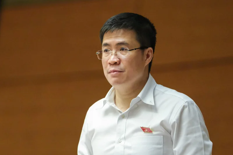 dai-bieu-hoang-minh-hieu-phat-bieu-thao-luan-ve-du-an-luat-kinh-doanh-bao-hiem-sua-doi-anh-quochoi-vn-6293--n1.jpg