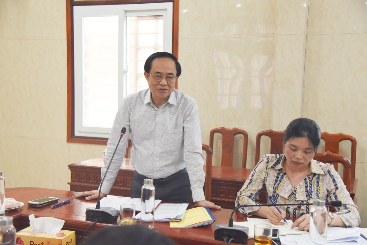 Ong-Doan-Hong-Vu---Giam-doc-So-Lao-dong-Thuong-binh-va-Xa-hoi-trao-doi-nhung-ve-bat-cap-ve-so-luong-nha-giao-day-nghe-tinh-trang-chay-mau-chat-xam-nha-giao-day-nghe.jpeg