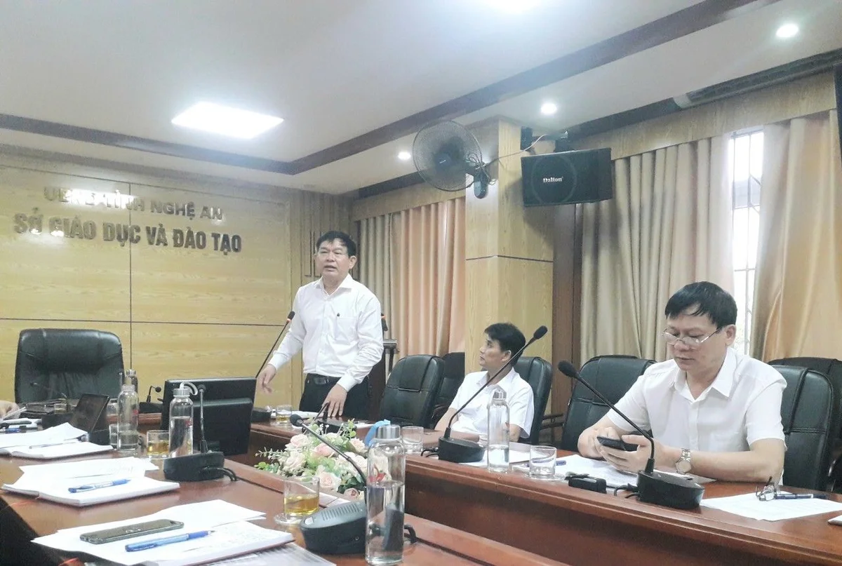 dong-chi-dao-cong-loi-pho-giam-doc-so-giao-duc-va-dao-tao-phat-bieu-y-kien-1.jpg