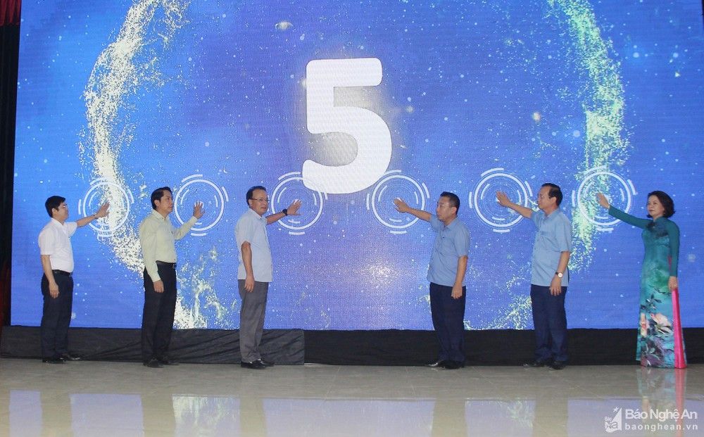 bna-huyen-thanh-chuong-khai-truong-trung-tam-thong-tin-chi-dao-dieu-hanh-va-he-thong-phan-anh-tuong-tac-truc-tuyen-giua-nguoi-dan-va-chinh-quyen-7170--n1.jpg