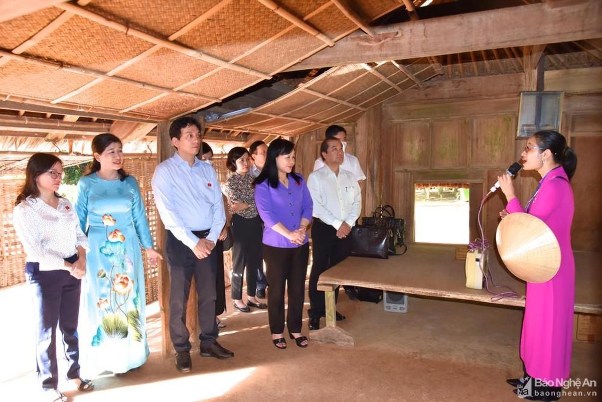 doan-giam-sat-cua-quoc-hoi-ve-tham-khu-di-tich-lich-su-quoc-gia-dac-biet-kim-lien-anh-thanh-le-9021.jpg