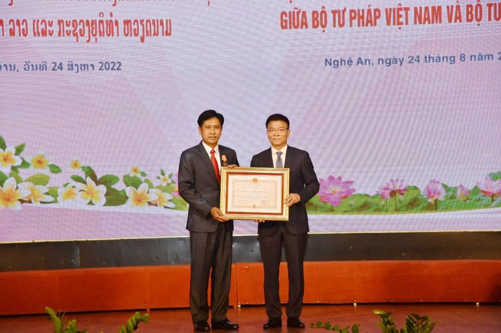 bna13-9837.jpg